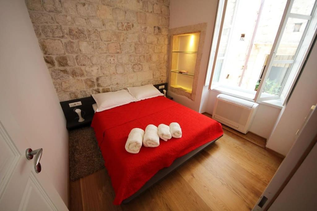 Nije Presa Apartment 2 Ragusa Esterno foto
