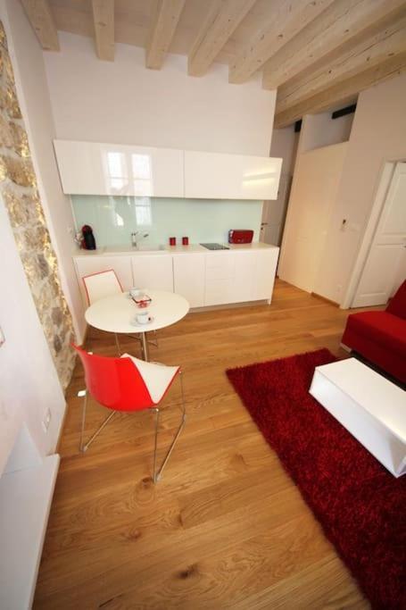 Nije Presa Apartment 2 Ragusa Esterno foto